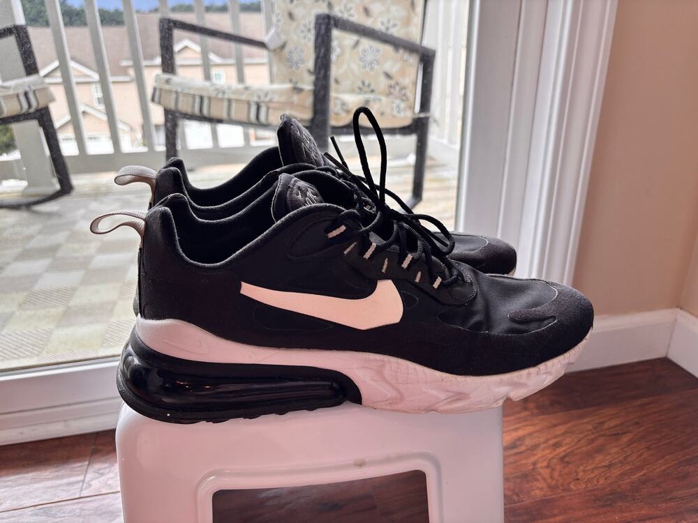 Nike Air Max 270 React Black White Men’s Size 10 AO4971-004
